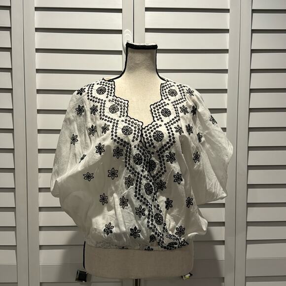 Zara NWT Oversized Embroidered Top with elastic bottom. - Picture 1 of 7